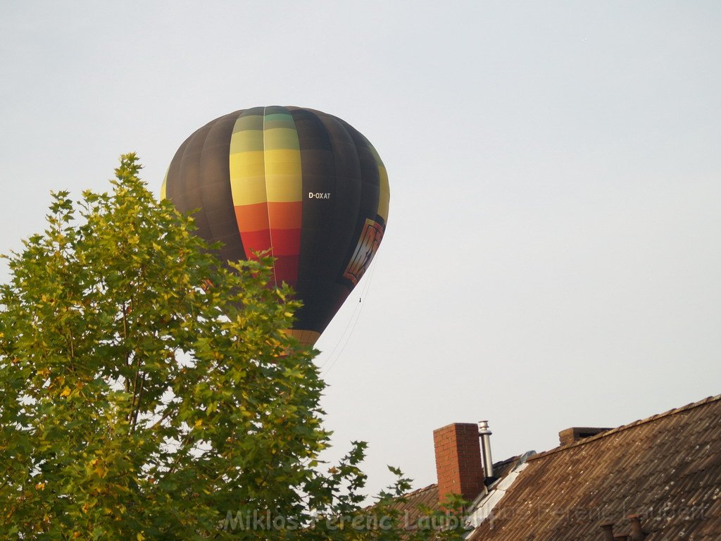 Heissluftballon im vorbei fahren  P03.JPG